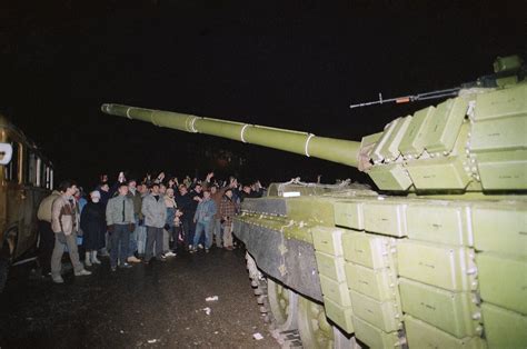 Simbolinė nuotrauka, vaizduojanti Sausio 13-osios įvykius