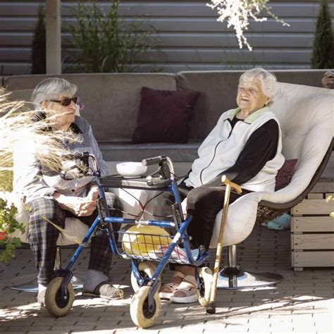 Senyvo amžiaus žmonių kasdienybė socialinės globos namuose