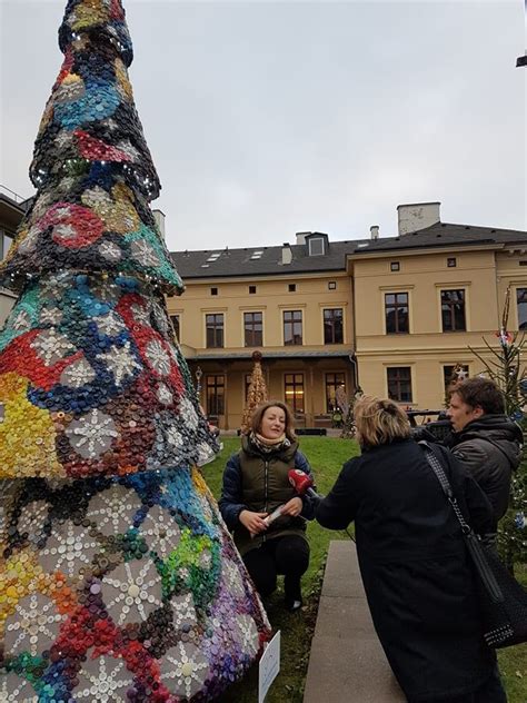 eglutė padaryta iš vaikų delnų
