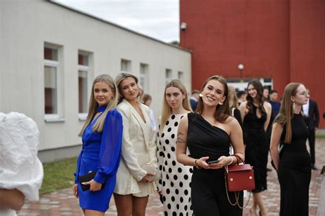 Žmonės besišnekučiuojantys