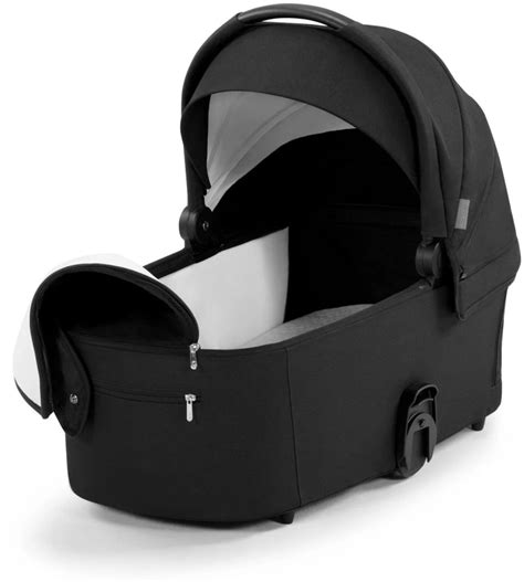 Vežimėlio lopšys su kūdikiu