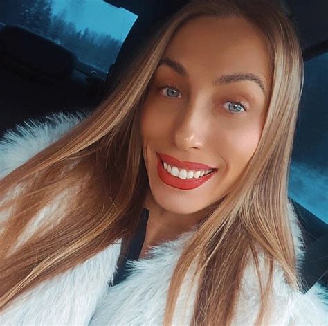 žmogus pyksta ant kito žmogaus