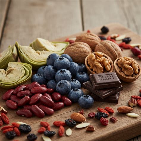 Infografika apie sveikus ir nesveikus maisto produktus, turinčius įtakos cukraus lygiui