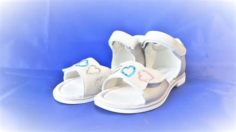 Vaikiškos basutės mergaitėms ir berniukams