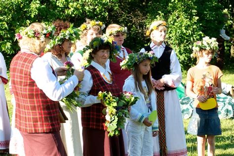 Šeima švenčia Jonines