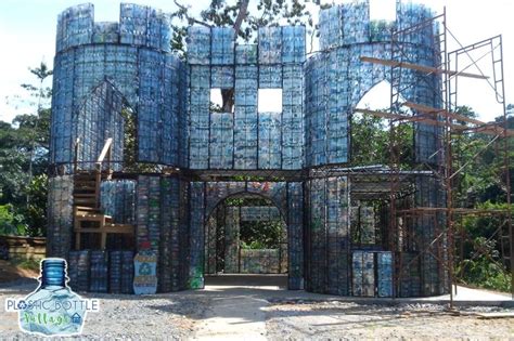 EKO NAMAS iš plastikinių butelių