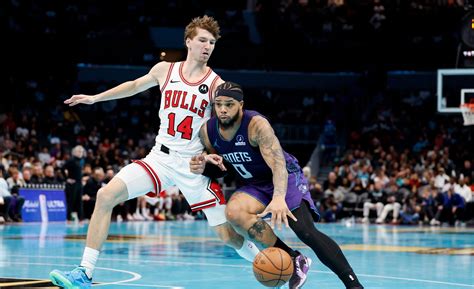 NBA logotipai ir komandų atributika