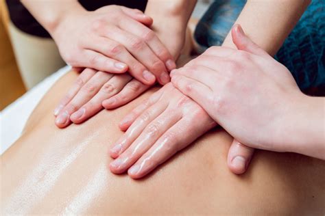 Rankų masažas krūčiai