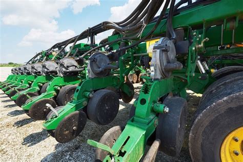 Paieškos sistema sodo technikos dalims