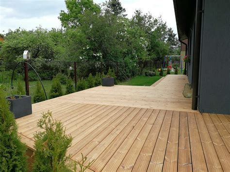 Skirtingų spalvų ir kirpimų termo džinsų pavyzdžiai