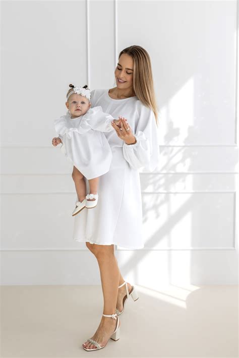 Balti krikštynų rūbeliai