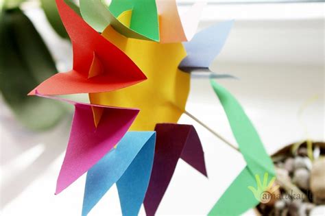 Užduotis iš spalvoto popieriaus raidėms