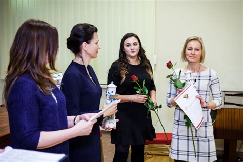 komanda sveikina kolegę