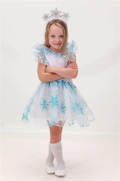 Snaigės kostiumas su makiažu