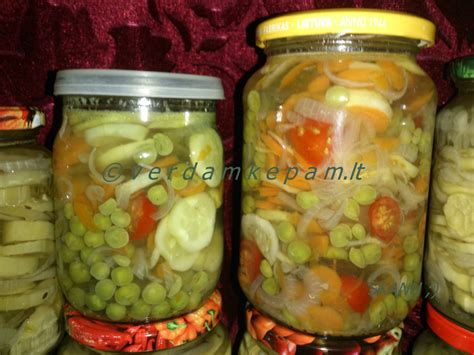 Šviežiai nuskinti daržovės