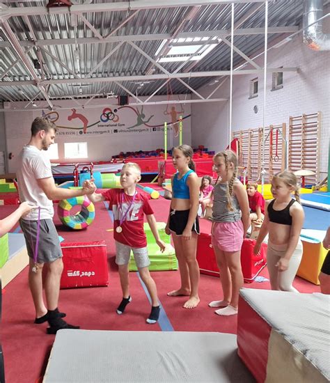 Grupė vaikų sportinėje gimnastikoje