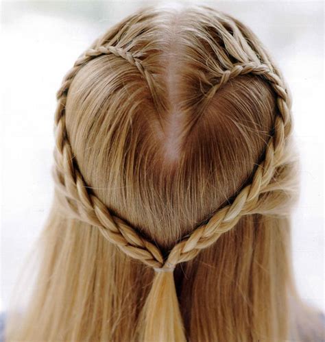 Velykinės mergaičių šukuosenos