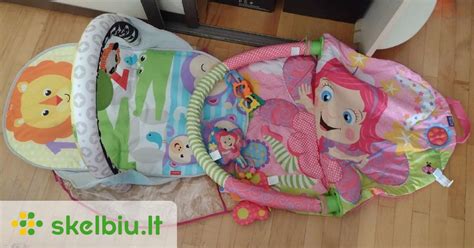 Skirtingų tipų lavinamieji kilimėliai kūdikiams