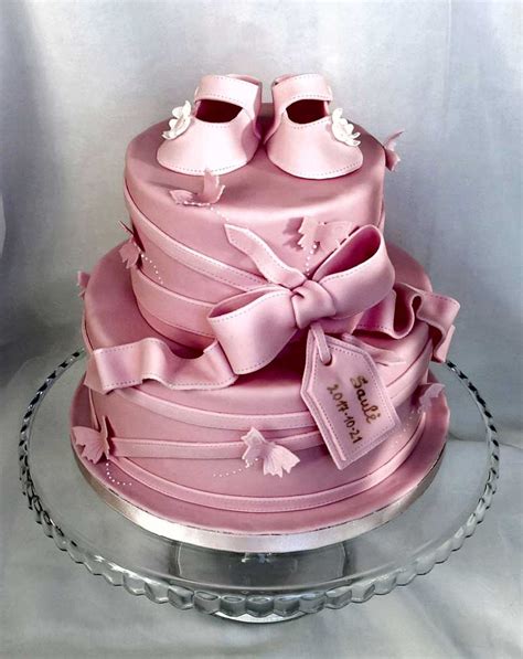 Įvairūs desertai krikštynoms