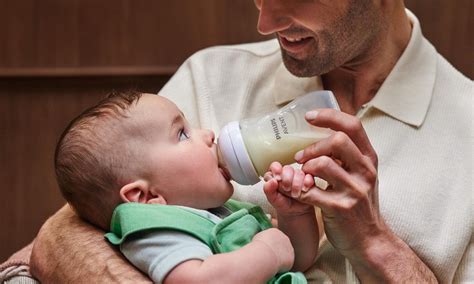 Ėriuko maitinimas iš buteliuko