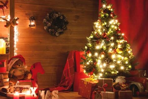 Šventiškai papuošti namai