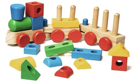 Įvairių rūšių vaikų žaislai: minkšti, kieti, mediniai