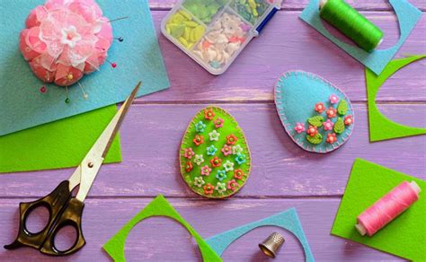 Velykiniai darbeliai iš kiaušinių dėklų