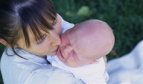 Nuotrauka su naujagimiu ir mama