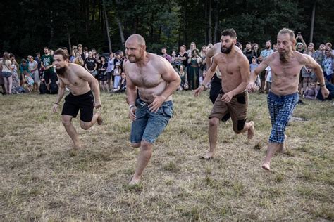 Vyrai žaidžia Reball