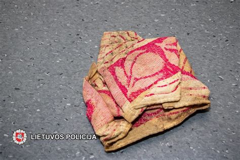 Kūdikis suvyniotas į minkštą rankšluostį