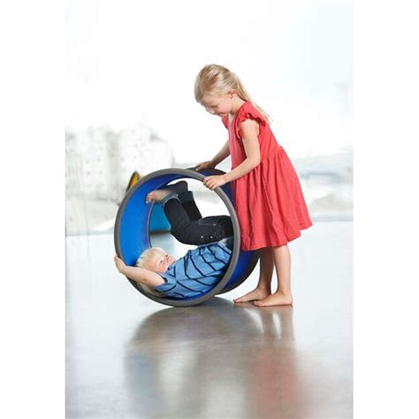 vaikas su GONGE balansavimo ratu