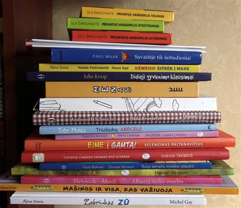 Vaizdas su įvairiomis vaikų knygomis