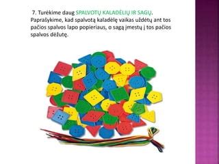 vaikas stato pilį iš kaladėlių