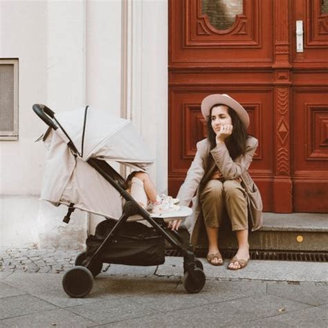 Įvairūs vaikiškų vežimėlių modeliai