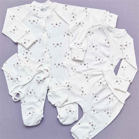 Vaikiški drabužiai: naujagimio kraitelis ir kasdienė apranga