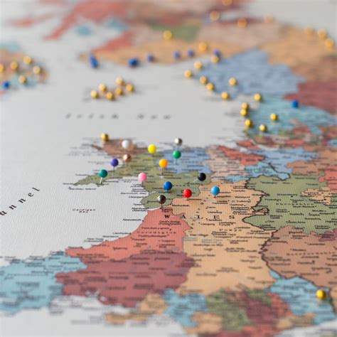 Jungtinės Karalystės žemėlapis su pažymėtomis institucijomis, teikiančiomis pagalbą šeimoms