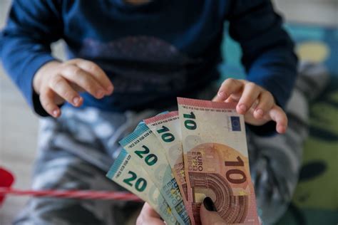 Vaiko pinigų pajamų ribos skirtingoms šeimoms