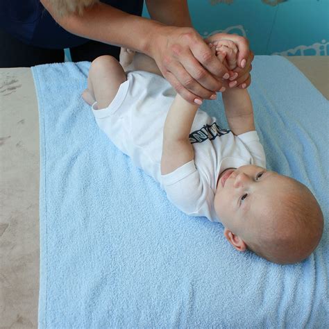 Kūdikio rankų ir pirštukų masažas