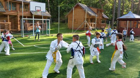 vaikų karate treniruotė