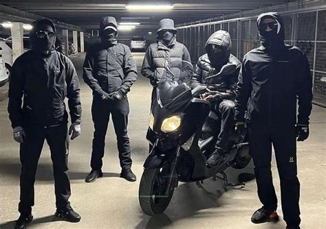 šeima su dvynukais gauna išmokas