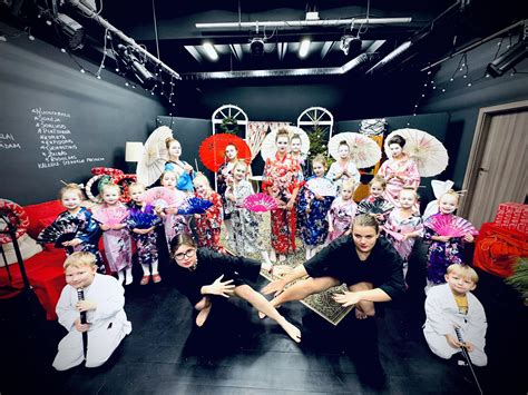 vaikų piešiniai ir šešėlių teatras