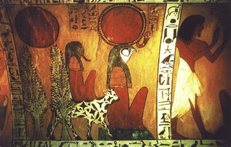 Senovės Egipto deivė Hator su karvės galva