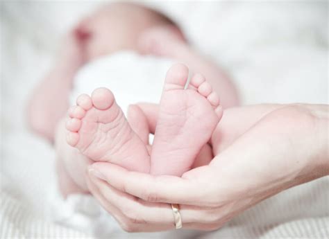 naujagimio vystymasis pirmą mėnesį