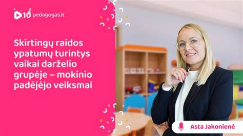 darželio „Rūta“ vaikai sodina medį