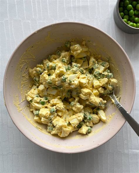 nuotrauka su sutrūkusiu virtų kiaušinių lukštu