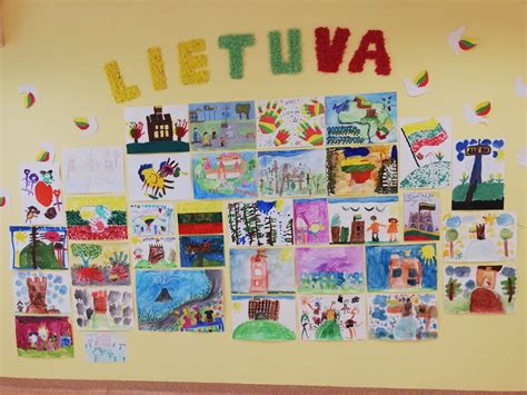 Vaikų piešinių paroda darželyje