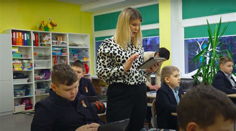 Pedagogas su vaikais planuoja ugdomąją veiklą
