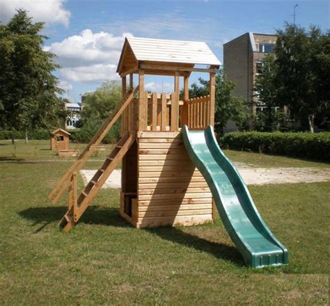 vaikų žaidimų erdvė gamtoje