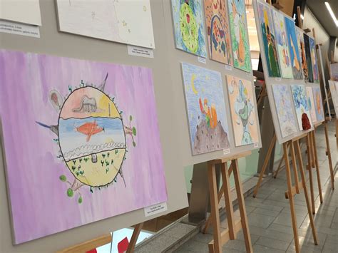 Vaikų piešiniai ant stiklainio žibinto