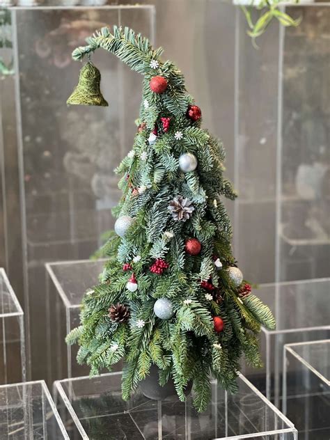 Eglutė iš vaikų delniukų